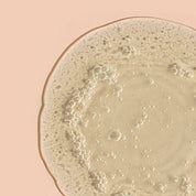 A bit Hippy Shampoo swatch on peach background, Silicones and SLS free hair care kit for healthy and shiny hair.